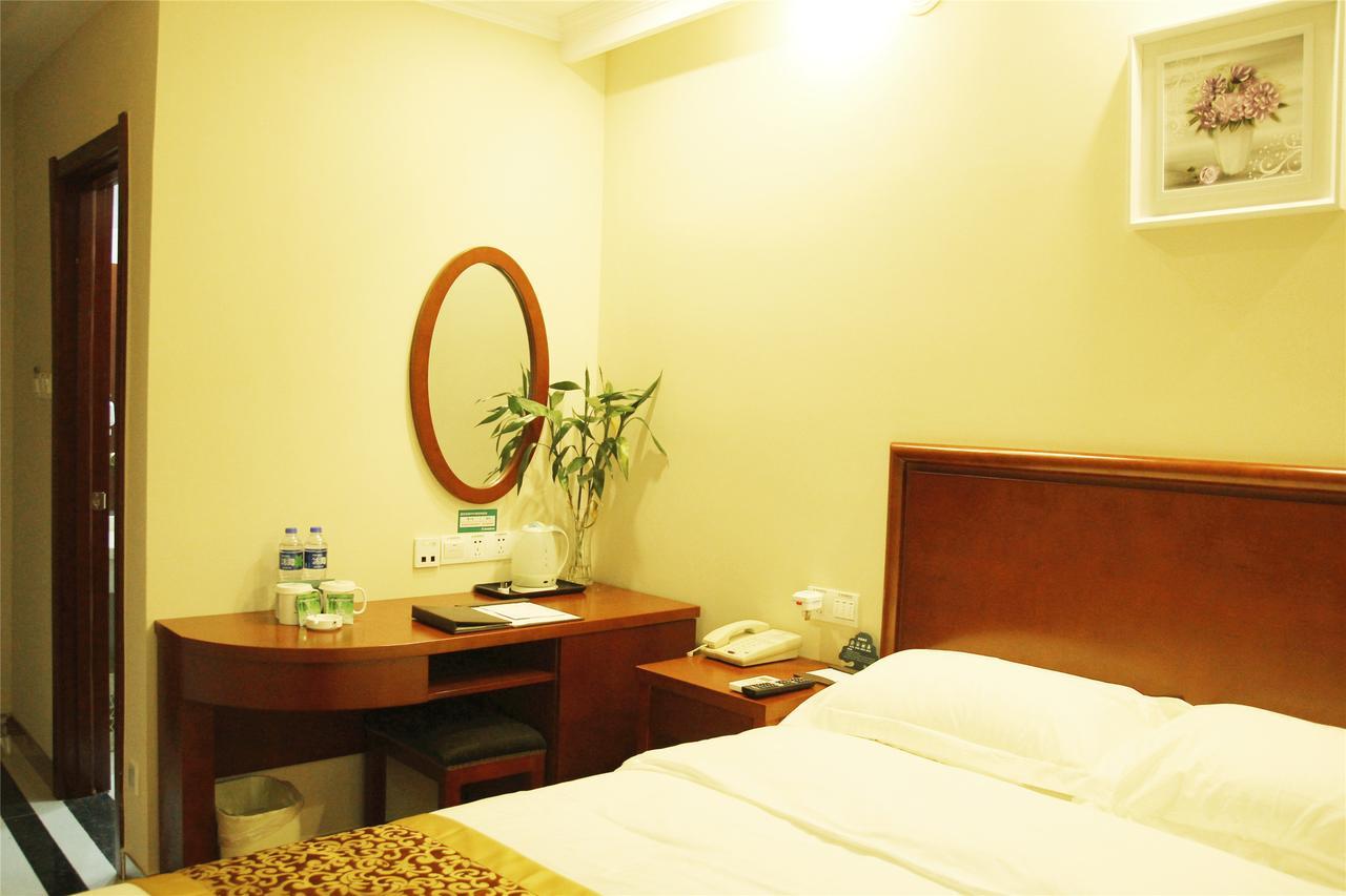 Greentree Inn Jiujiang Railway Station Business Hotel Buitenkant foto